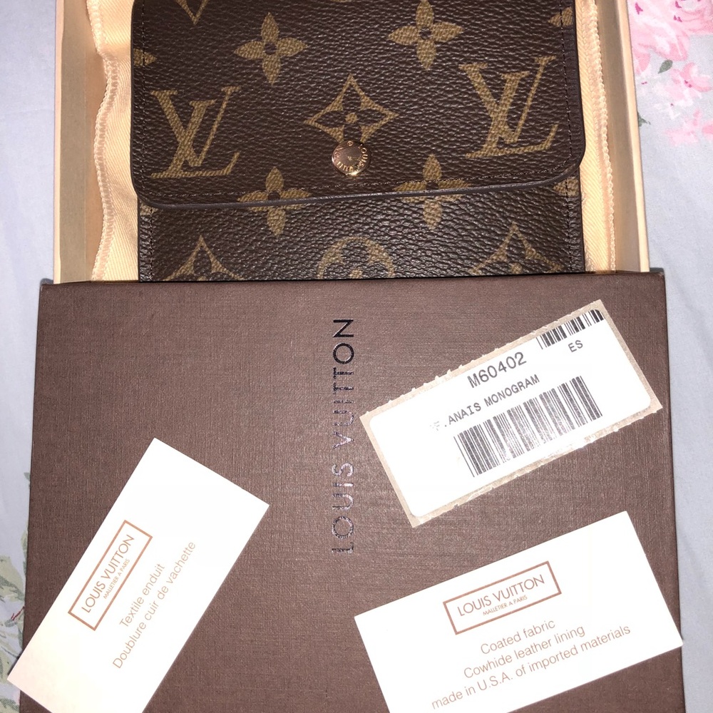 Luis Vuitton Anais Wallet!